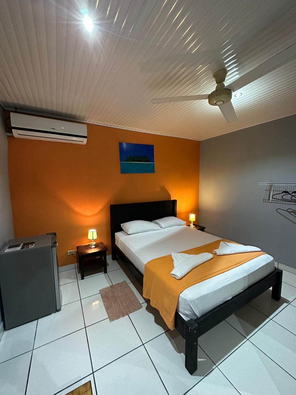 Hospedaje Colibri Manuel Antonio Exterior foto